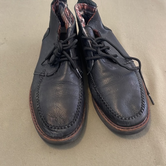 TOMS Authentic black color Leather size 8.5” Mens Shoes - Picture 12 of 16